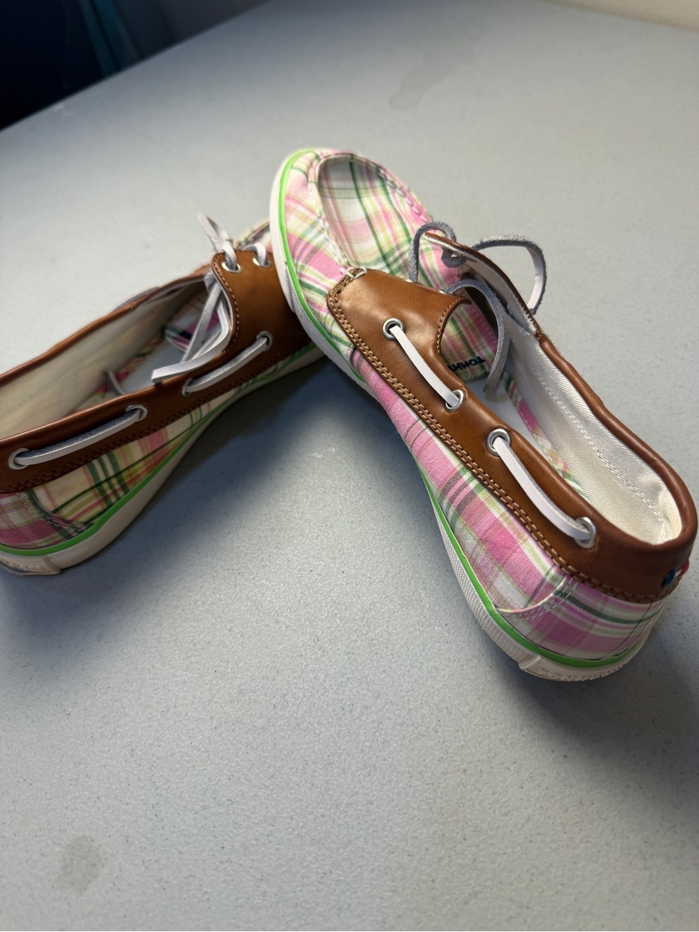 Tommy Hilfiger Pink and Green Plaid Moccasin Boat Shoes with Brown Trim size 8